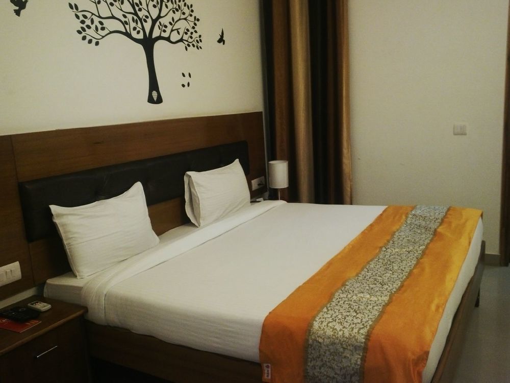 Red Carpet Hotels Noida Exterior foto