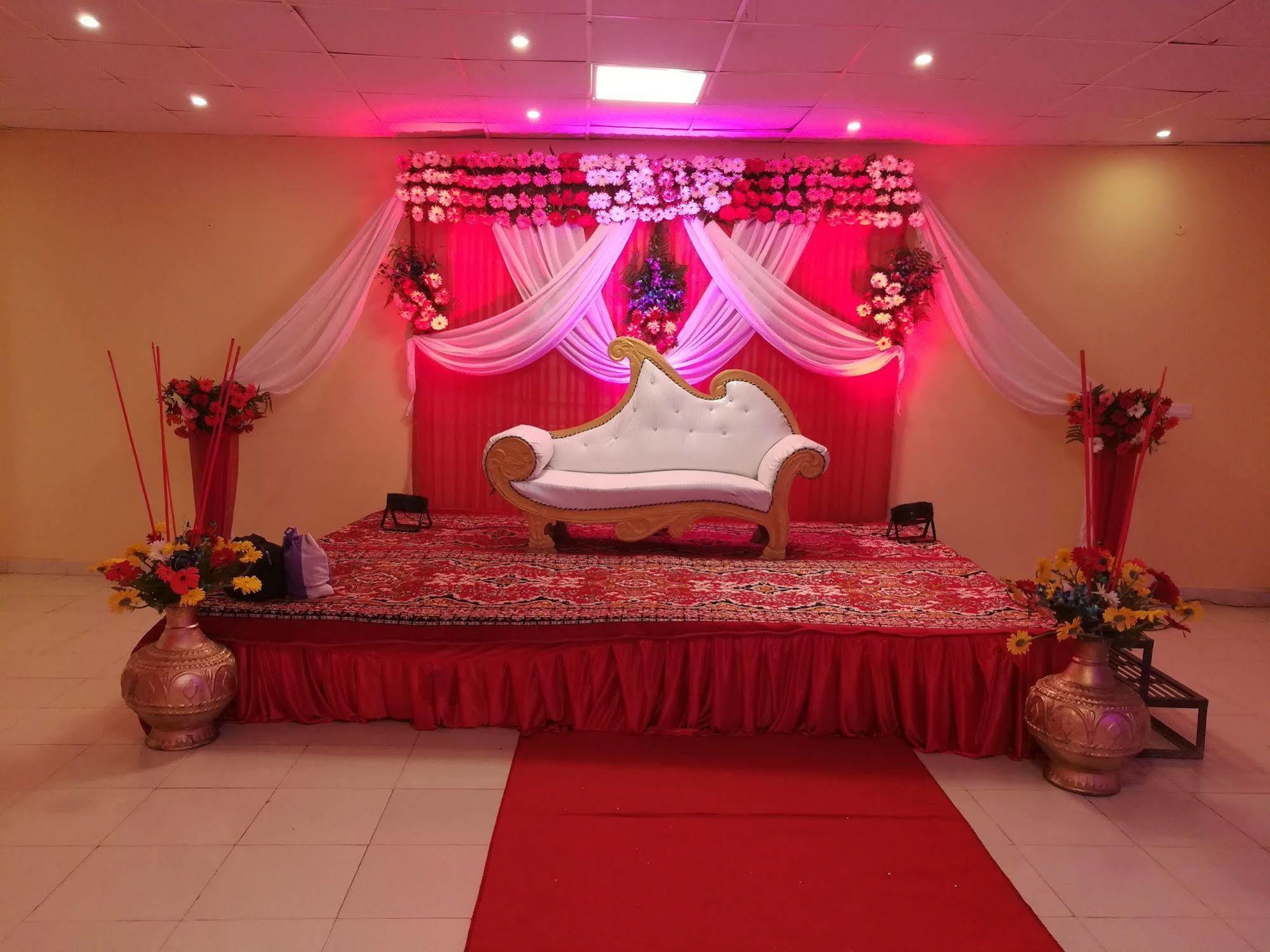 Red Carpet Hotels Noida Exterior foto